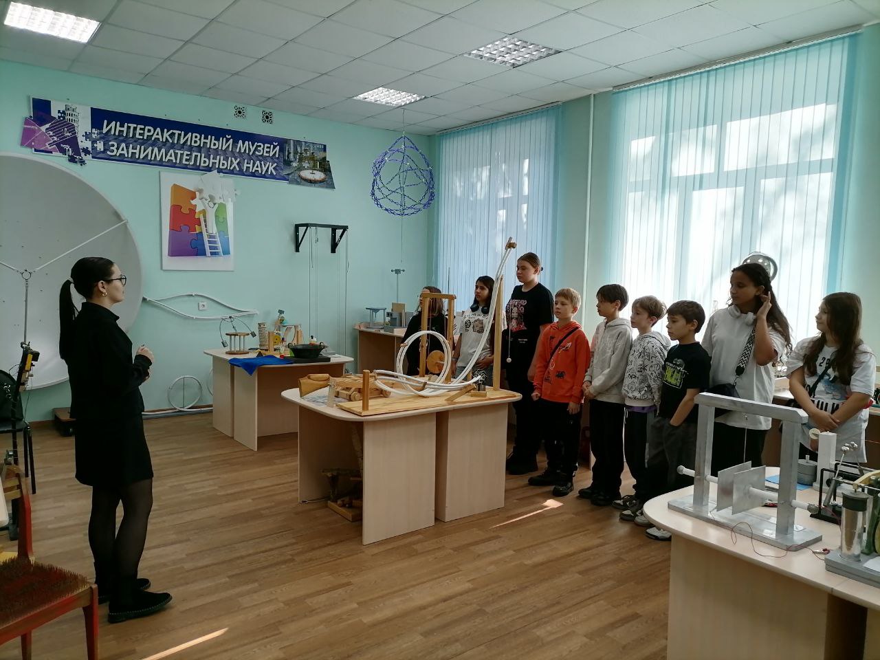 Учебно-демонстрационный центр занимательных наук посетили обучающиеся школы № 66 и гимназии № 53